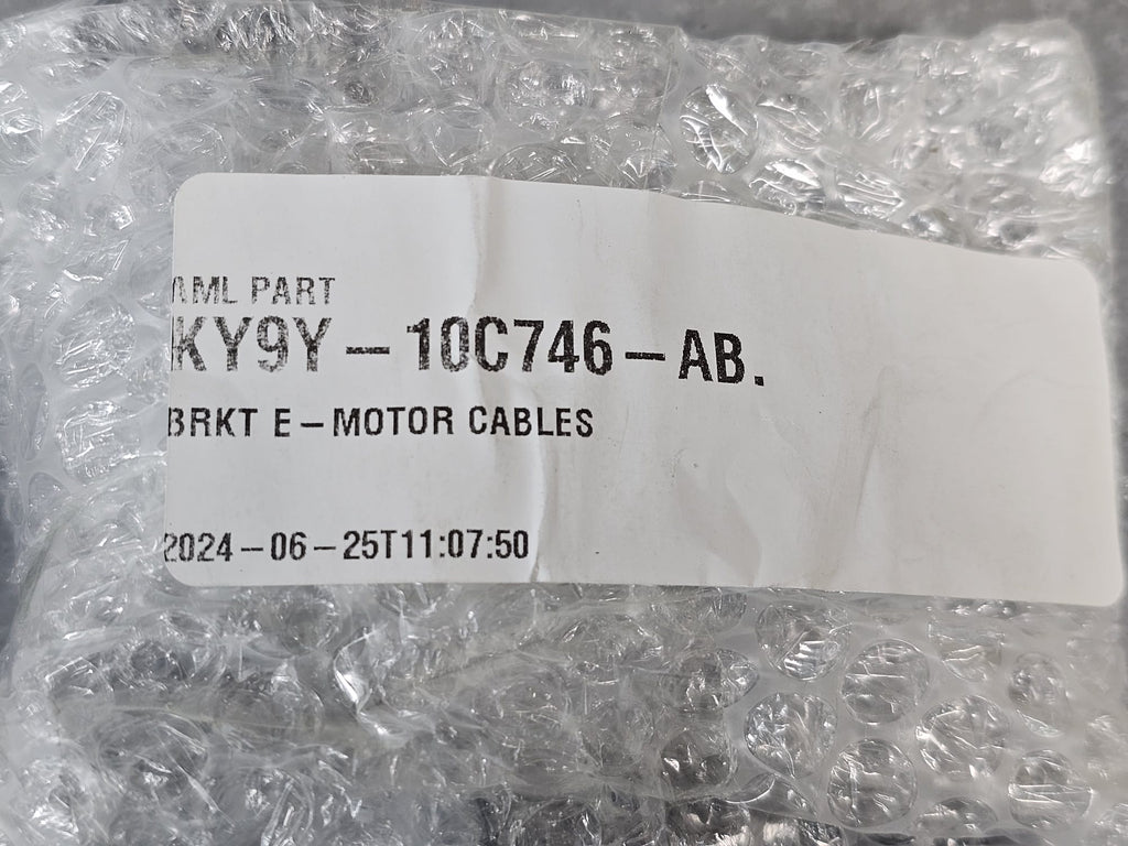 ASTON MARTIN CARBON MOUNTING BRACKET KY9Y-10C746-AB