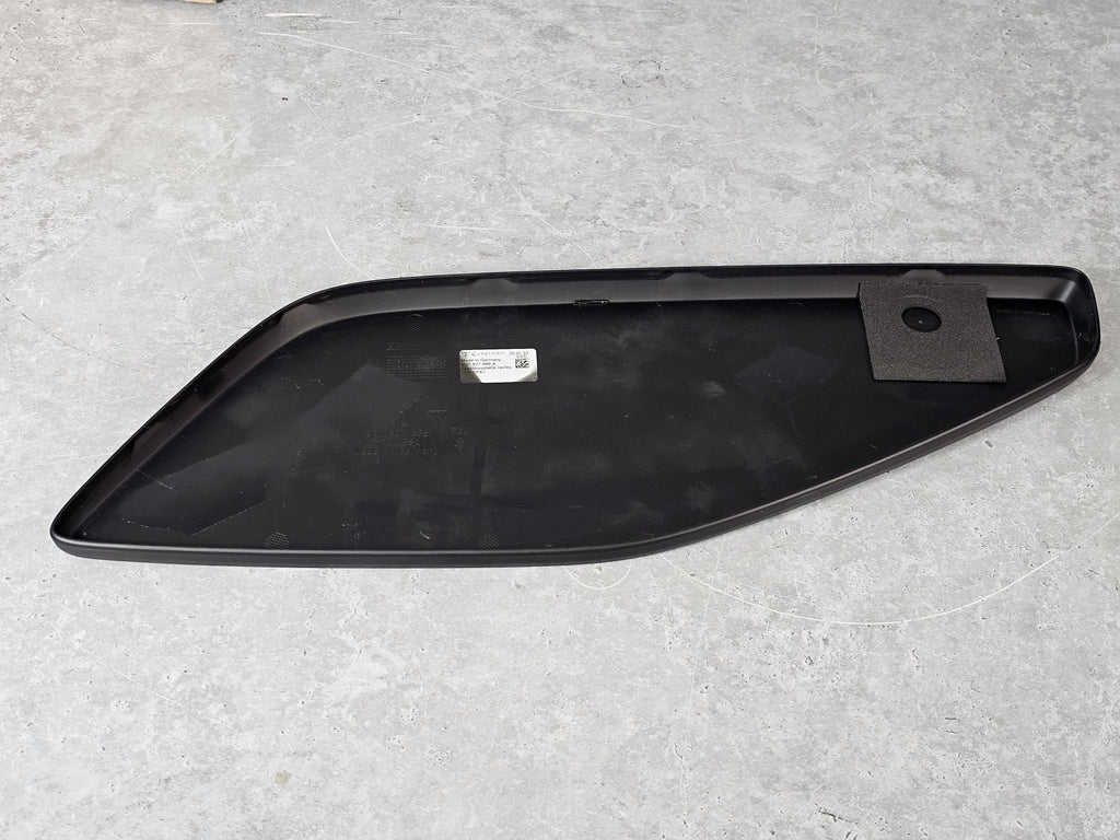 PORSCHE 992 RS RH COVER PLATE 9GT827686A