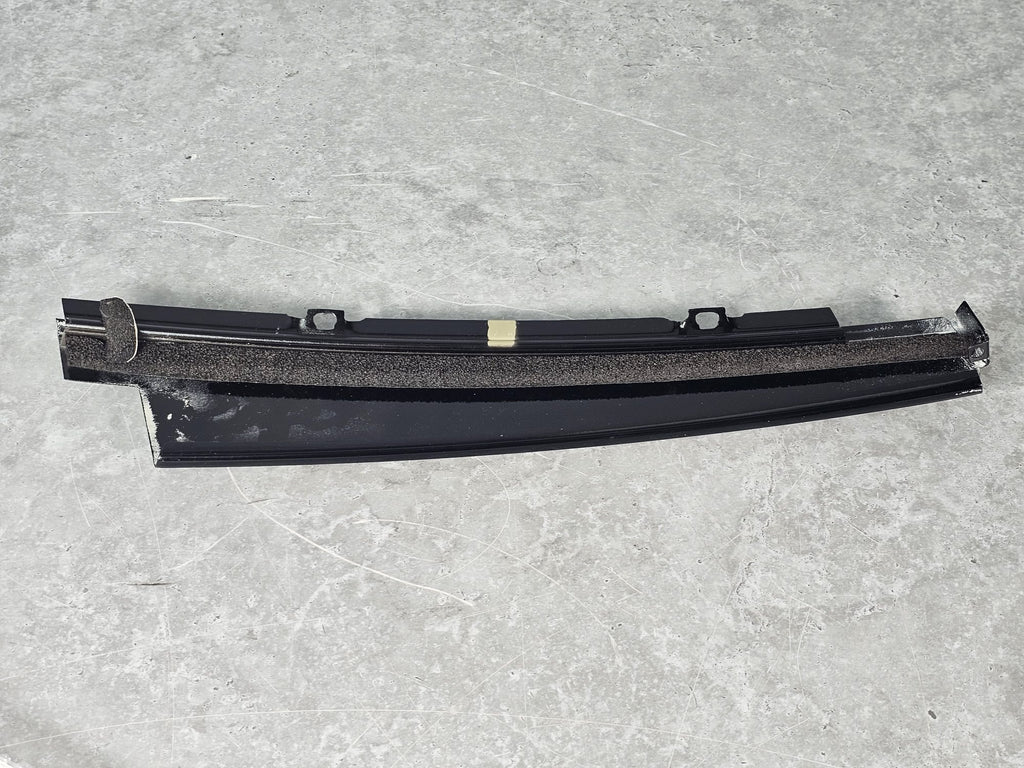 BENTLEY B PILLAR COVER PLATE 3Y5839902C