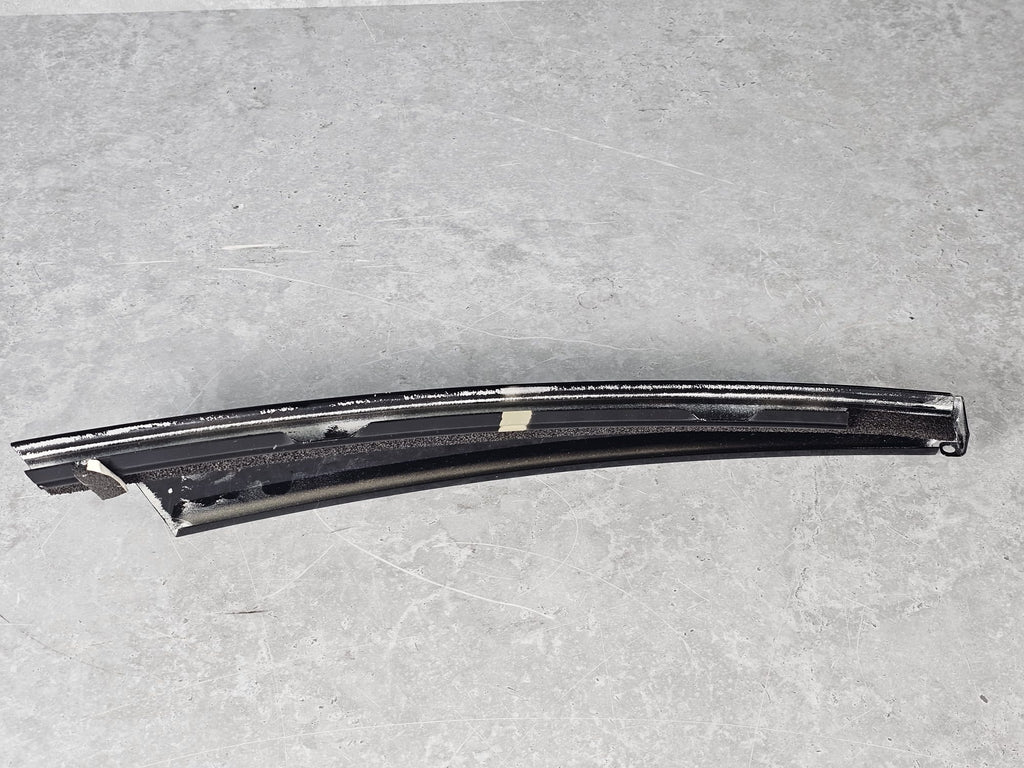 BENTLEY B PILLAR COVER PLATE 3Y5839902C