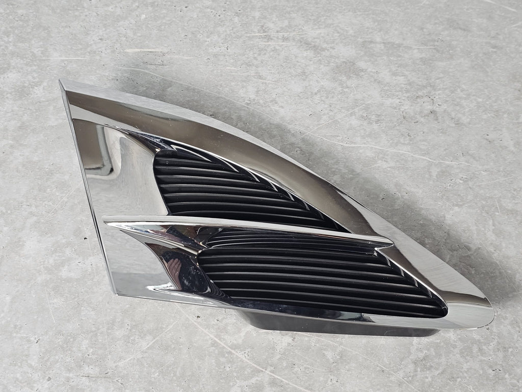 BENTLEY CONTINENTAL GT V8 2018 LEFT SIDE GRILL WING FENDER TRIM VENT 3SD821273