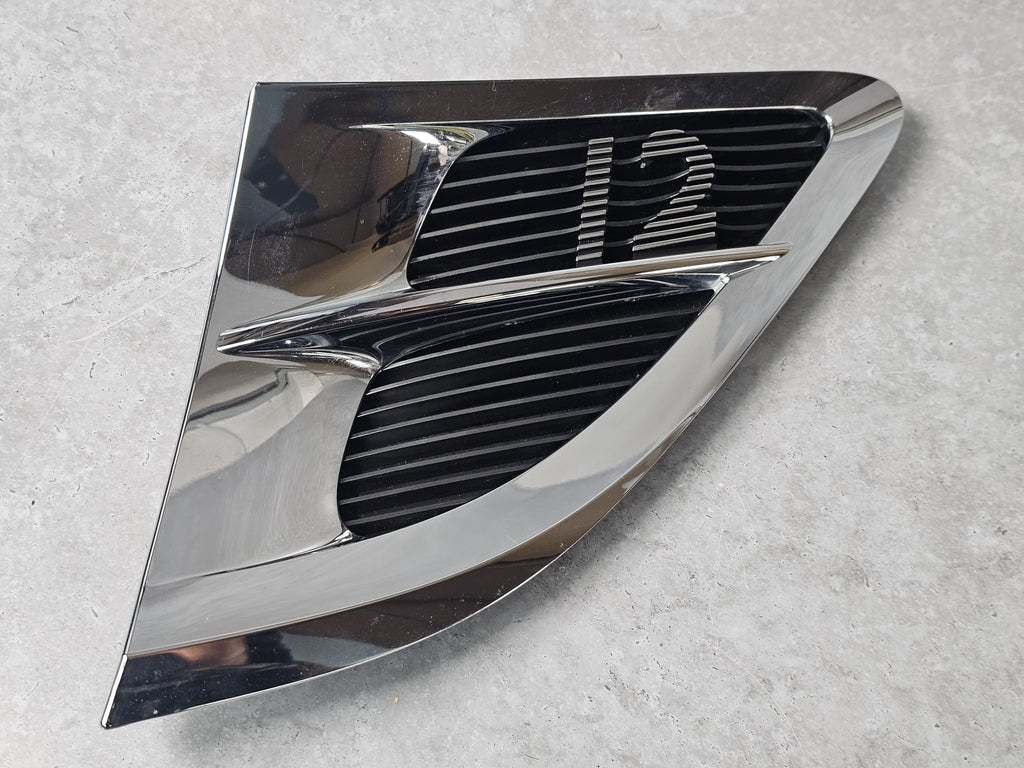BENTLEY CONTINENTAL GT W12 2018 RIGHT SIDE GRILL WING FENDER TRIM VENT 3SD821274B