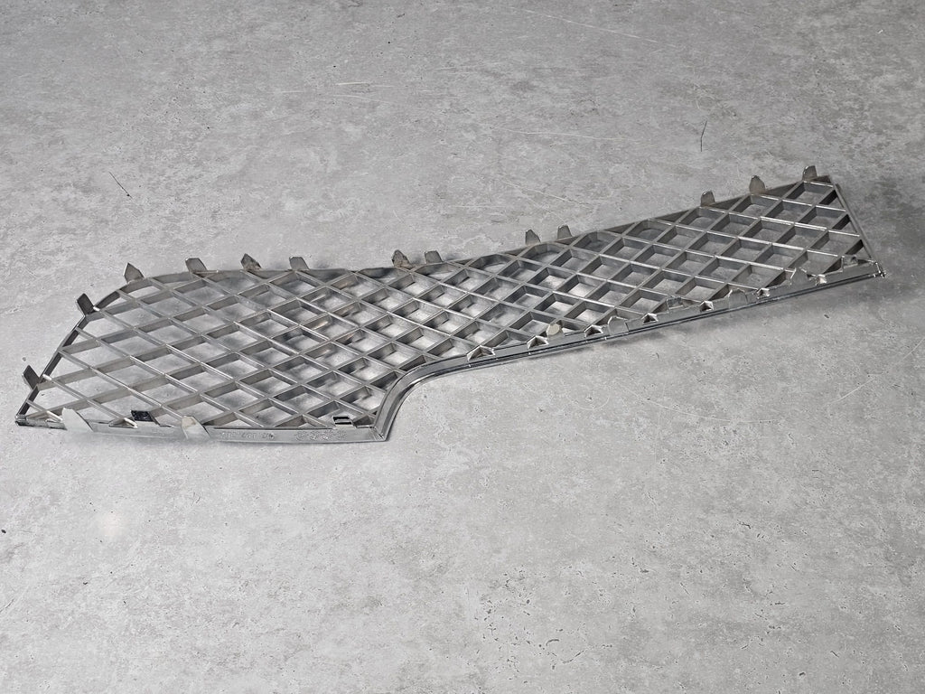 BENTLEY CONTINENTAL GRILLE MOULDING FRONT COVER RIGHT HAND 3W5807682