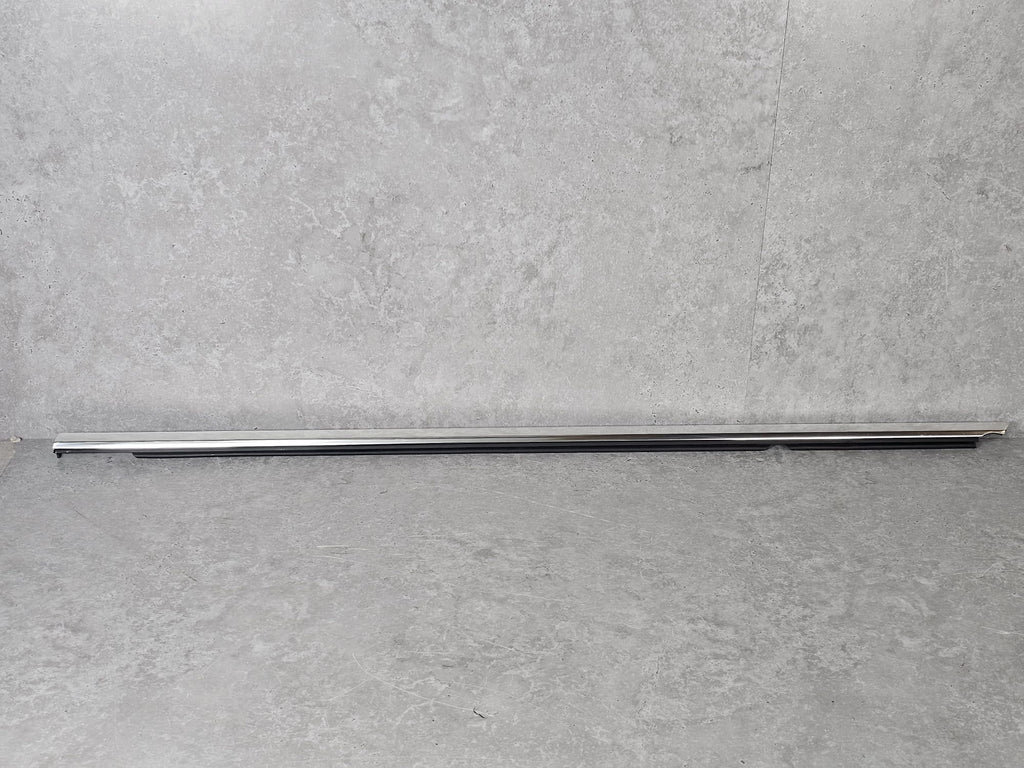 BENTLEY BENTAYGA 2016-2020 TRIM STRIP FOR WAISTLINE 36A853082