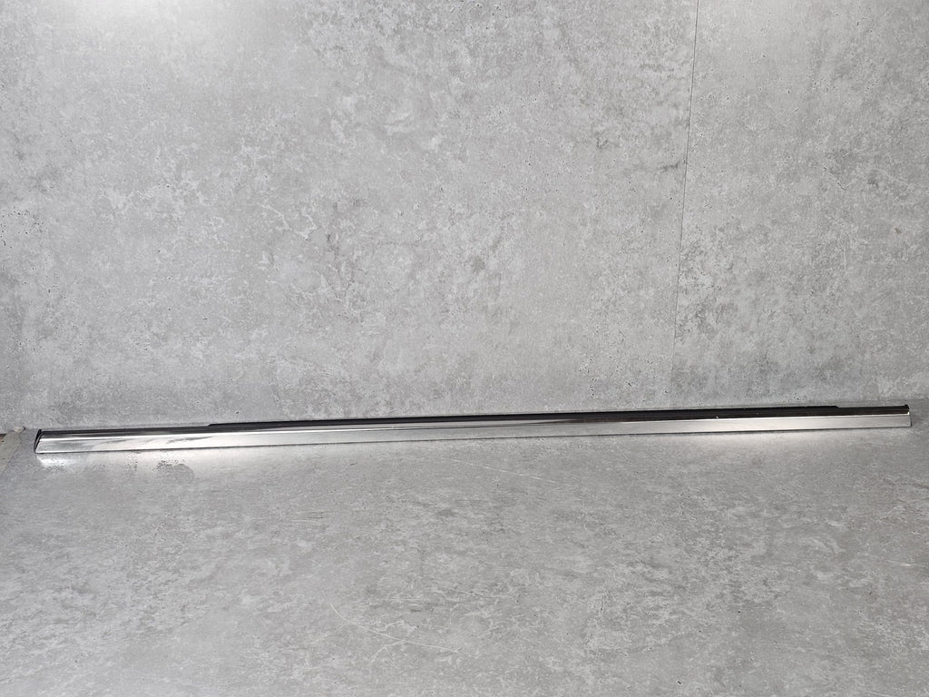 BENTLEY BENTAYGA 2016-2020 TRIM STRIP FOR WAISTLINE 36A853082
