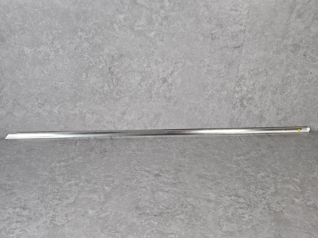 BENTLEY BENTAYGA ASSY BRIGHTWARE APOST FRONT RIGHT HAND 36A853284 FR