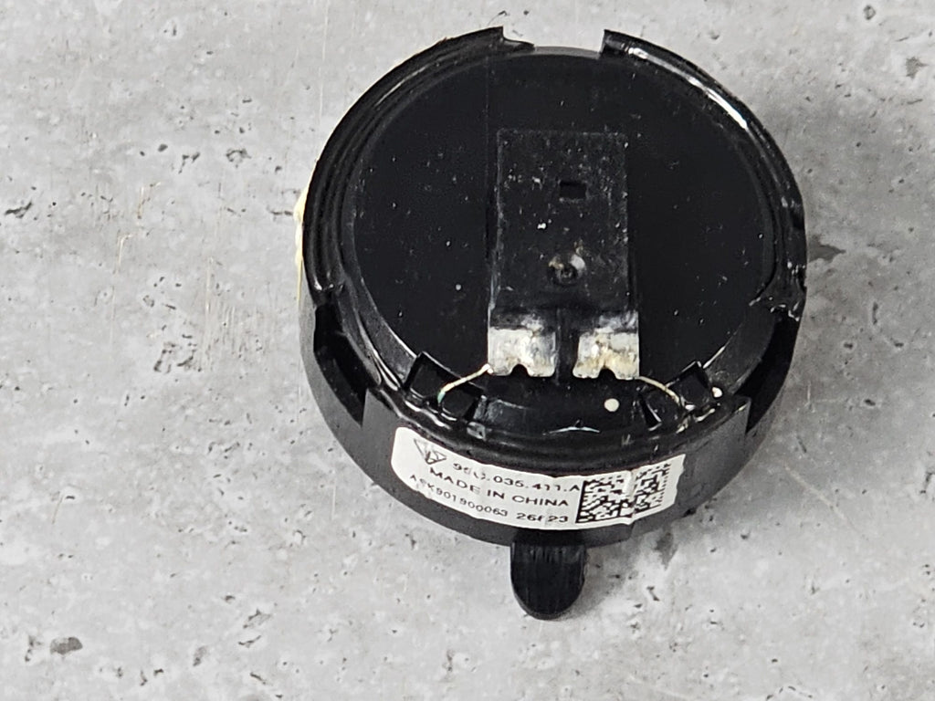 PORSCHE 911 992 2024 FRONT RIGHT DOOR SPEAKER 95C035411A