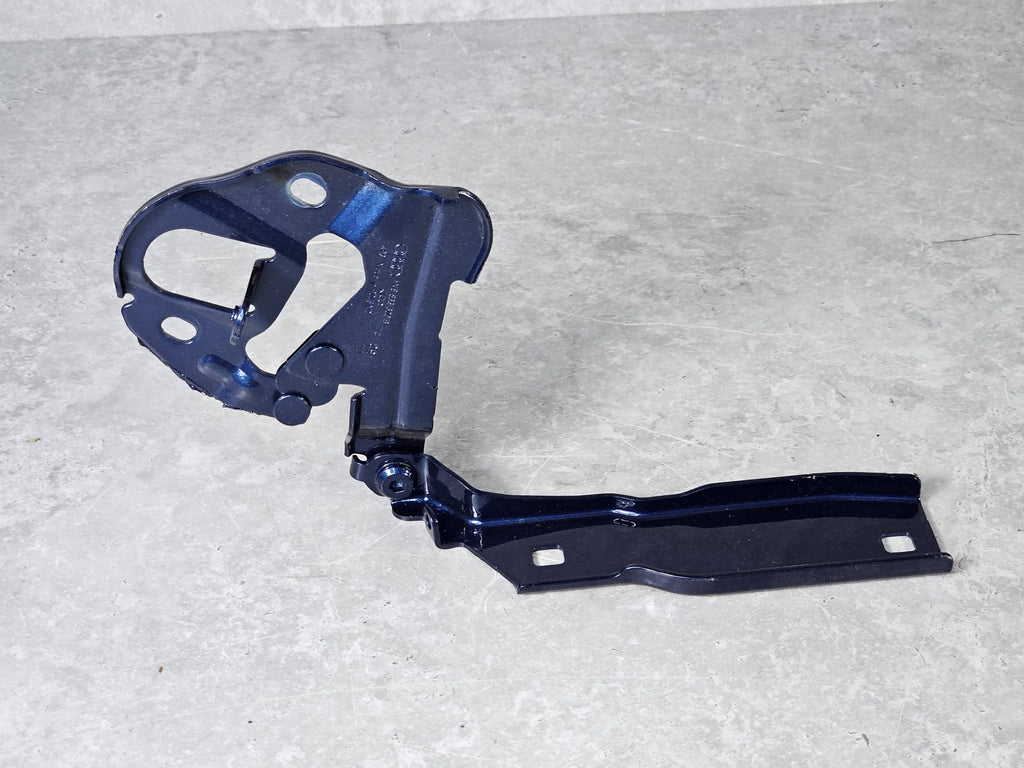 AUDI Q8 BONNET LEFT HAND HINGE 4M8823302B