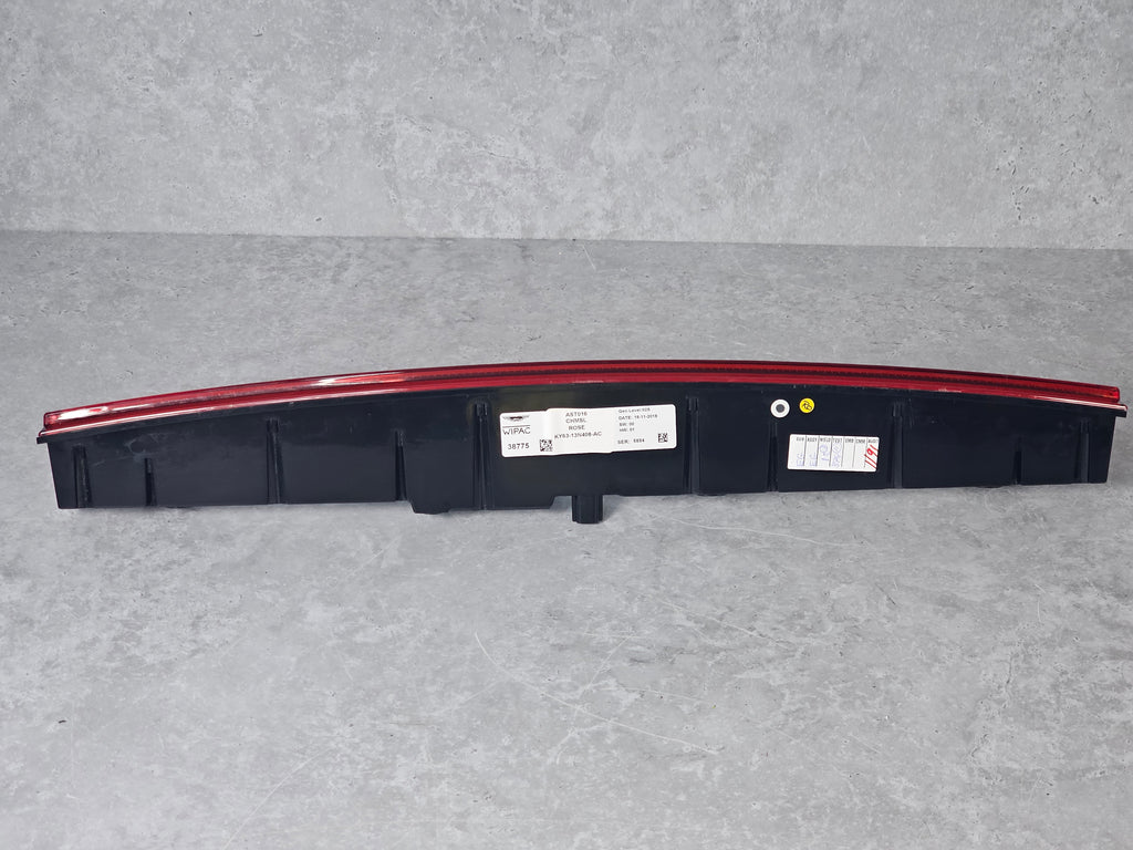 ASTON MARTIN VANTAGE 2019 RED LENS CENTRE HIGH MOUNTED STOP LAMP KY63-13N408-AC