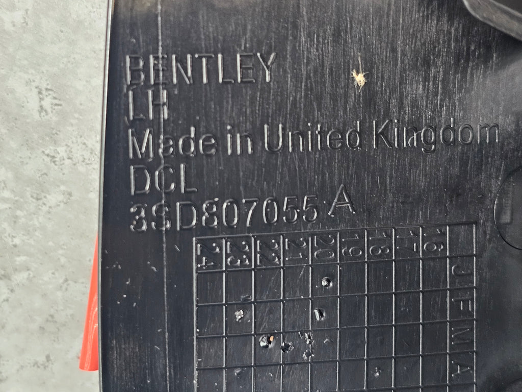 BENTLEY BRACKET FOR WHEEL HOUSING 3SD807055A
