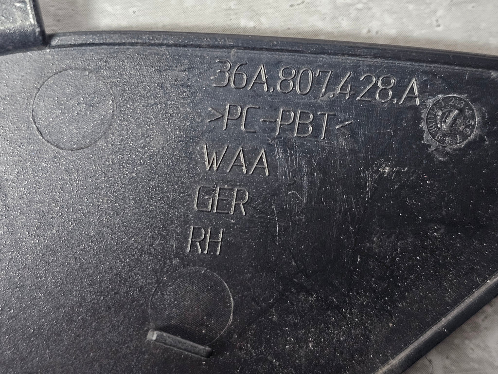 BENTLEY BENTAYGA COVER FOR RIGHT TOWING EYE (BLACK) 36A807428A