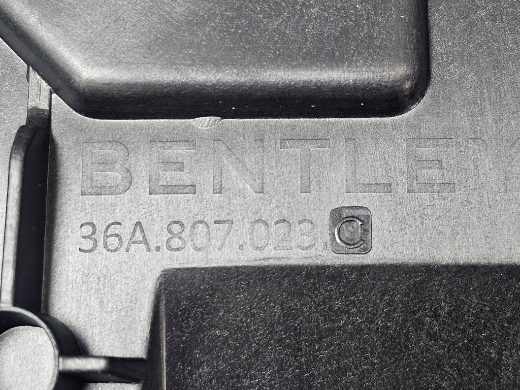 BENTLEY BENTAYGA REAR BUMPER LEFT SIDE GUIDE PIECE 36A807023C