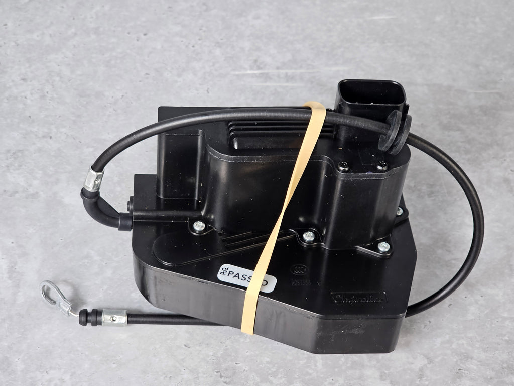 MCLAREN MP4/ 650S/ 675LT/ 570S  RIGHT DOOR LOCK 11A8743CP