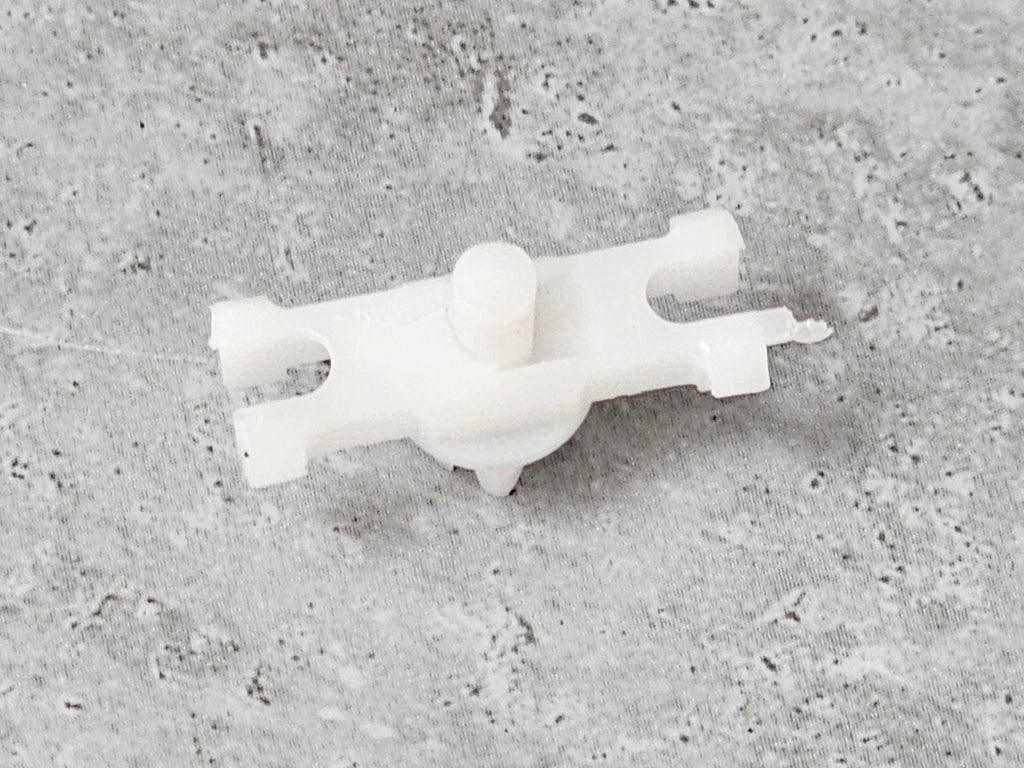 AUDI A4 / A6 CLIP 8K0853585C