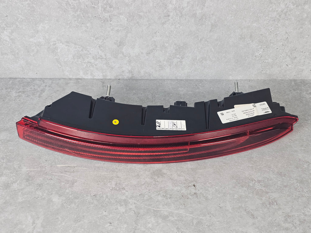 ASTON MARTIN VANTAGE 2019 ROW RED LENS RIGHT SIDE TAIL LAMP ASSEMBLY KY63-13404-AD