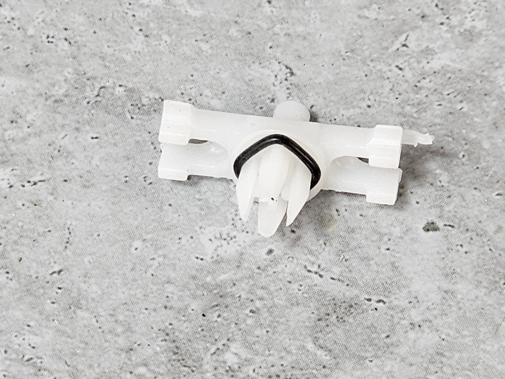 AUDI A4 / A6 CLIP 8K0853585C