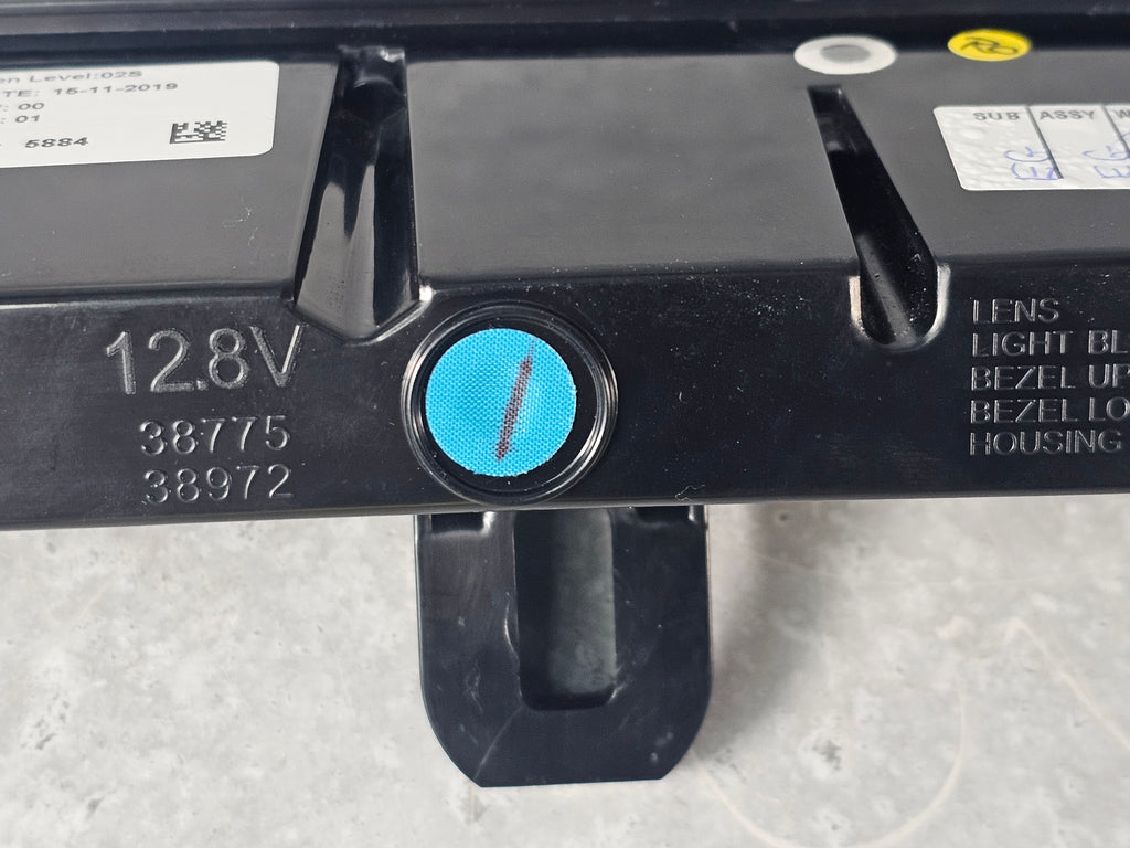 ASTON MARTIN VANTAGE 2019 RED LENS CENTRE HIGH MOUNTED STOP LAMP KY63-13N408-AC