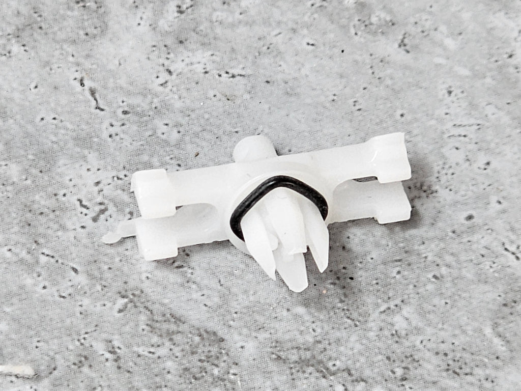 AUDI A4 / A6 CLIP 8K0853585C