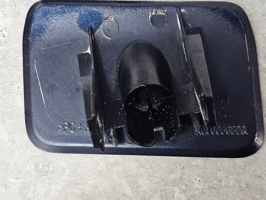 MASERATI GRANTURISMO HEADLAMP WASHER COVER RIGHT DX080056800 (BLUE)