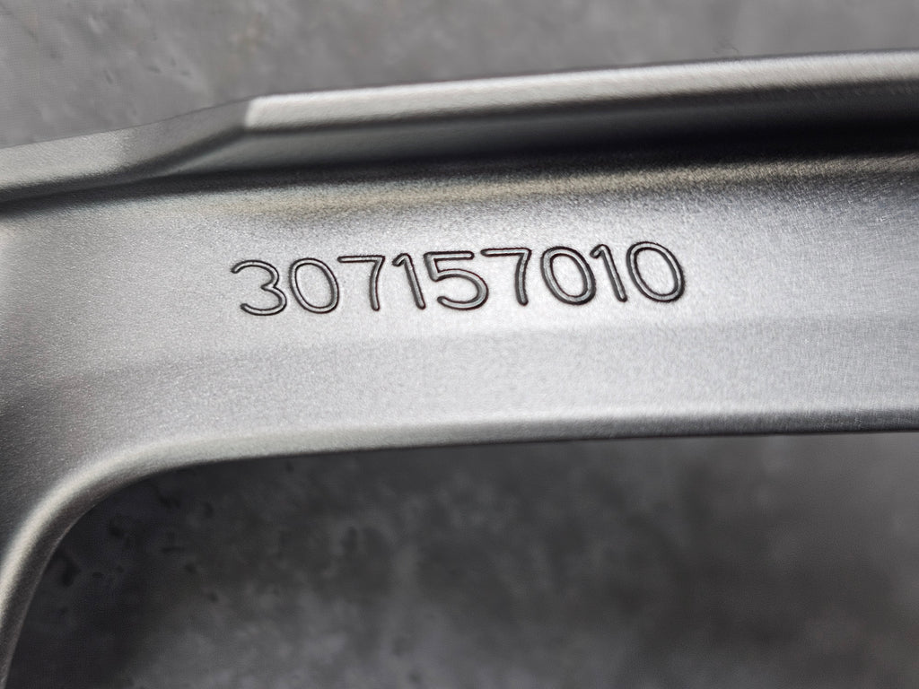 MCLAREN 540C ALUMINIUM STEERING WHEEL TRIM 13N1138CP