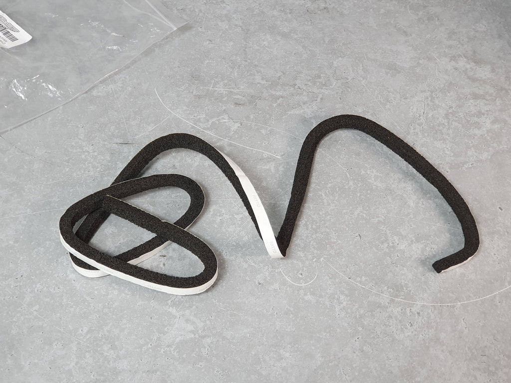 ASTON MARTIN FOAM STRIP FRONT WINDSHIELD 6G33-C03102-A-P1A04