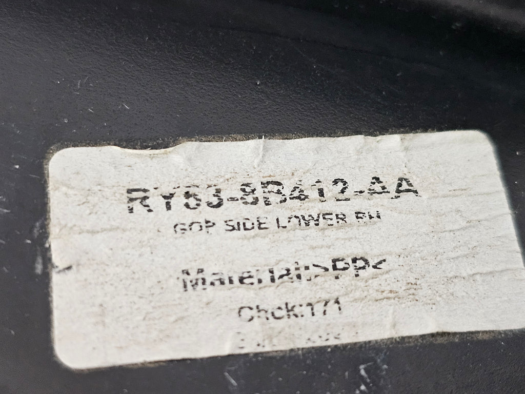 ASTON MARTIN GOP SIDE RH RY53-8B412-AA