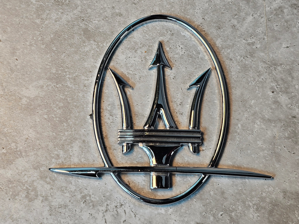 MASERATI RH TRIDENT BADGE 670005431