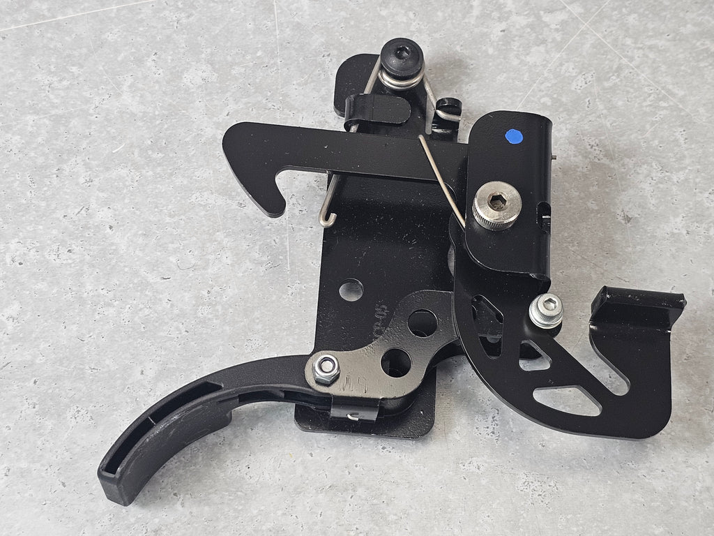 MCLAREN 650S FRONT SECONDARY  BONNET HOOD LATCH 11A5261CP-05