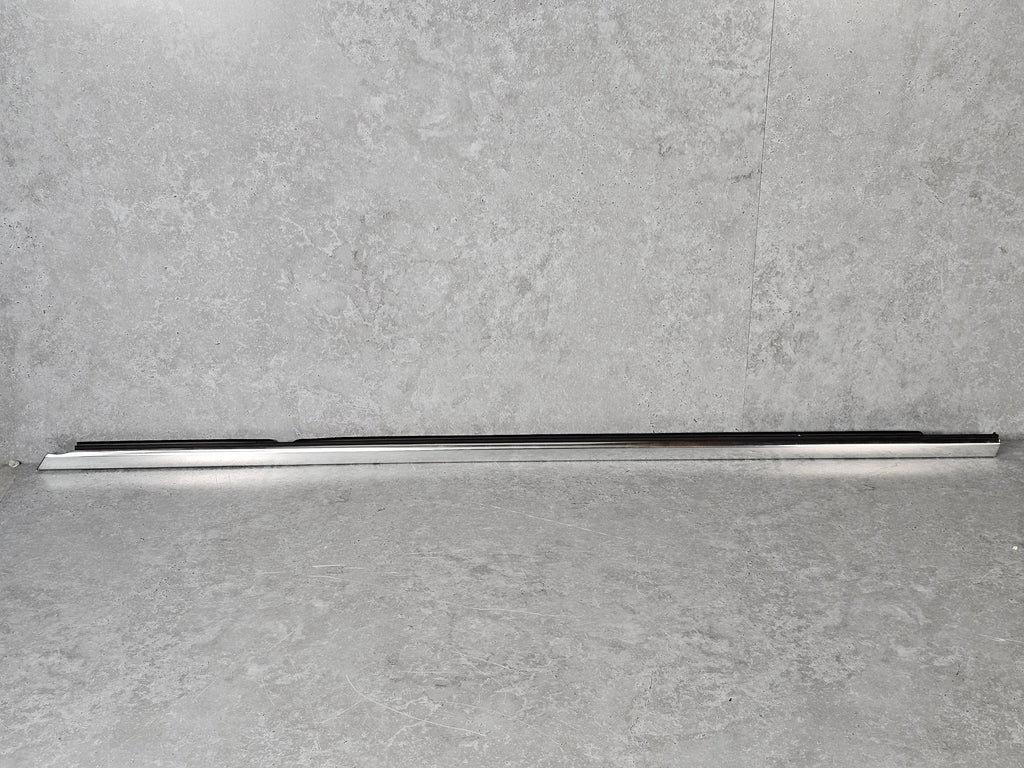 BENTLEY BENTAYGA 2016-2020 TRIM STRIP FOR WAISTLINE 36A853077