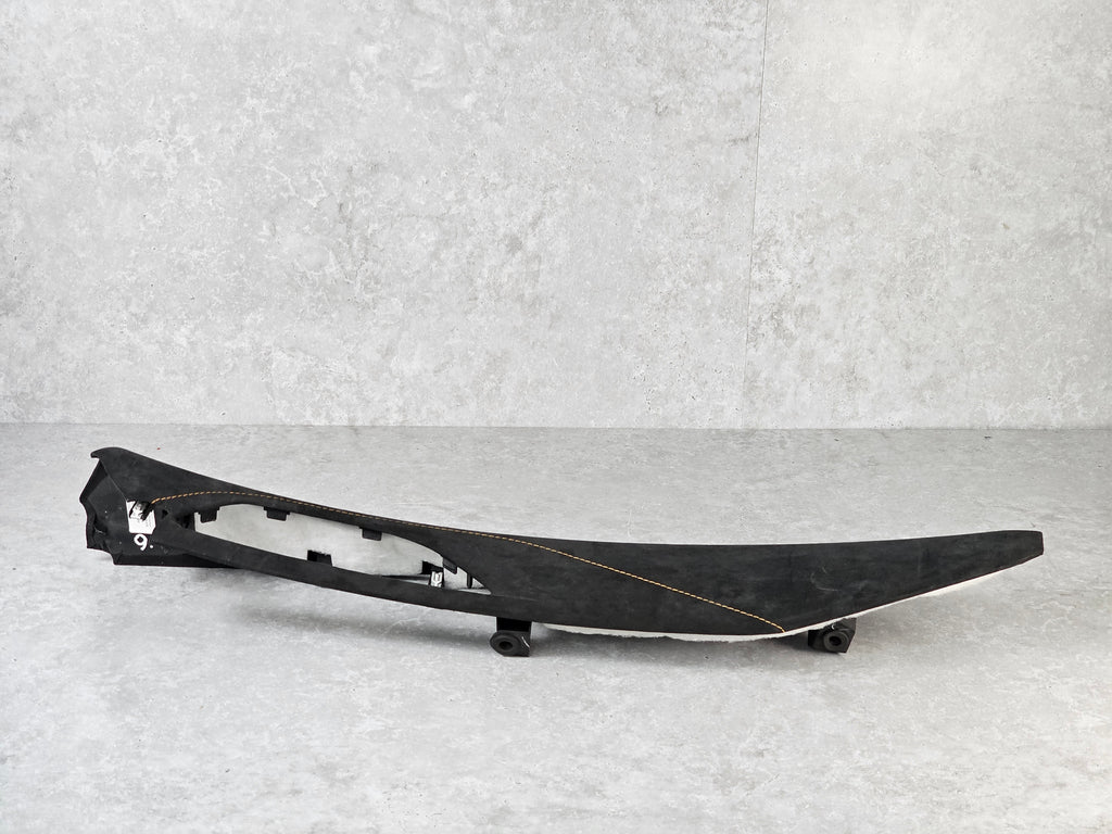 MCLAREN ASSY RR QTR TRIM RH BLACK ALCANTARA MCL ORANGE STITCHING 14NB259CP