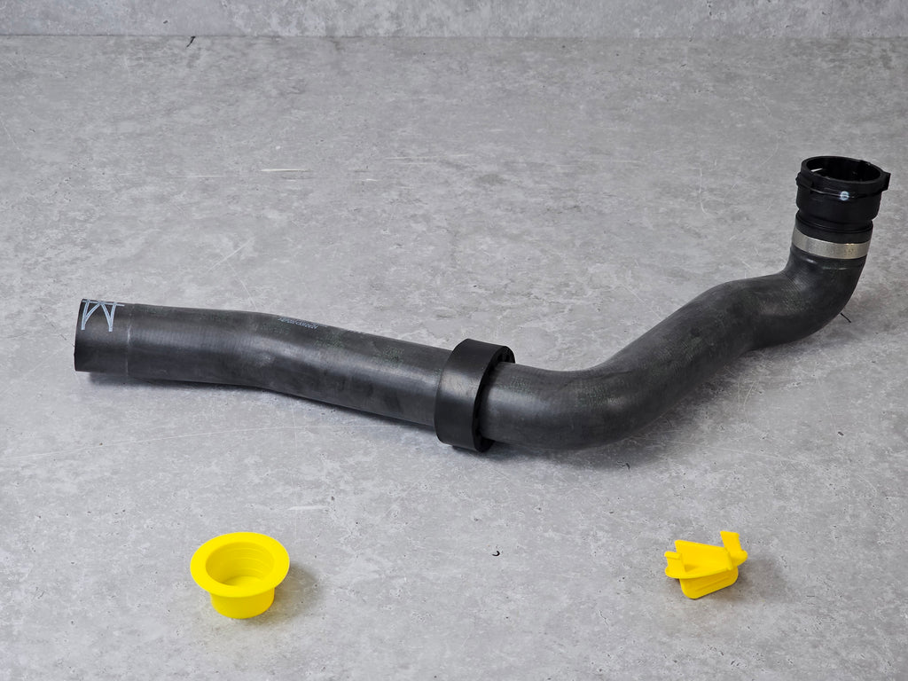 BENTLEY BENTAYGA COOLANT HOSE WITH QUICK RELEASE COUPLING 36A122055A