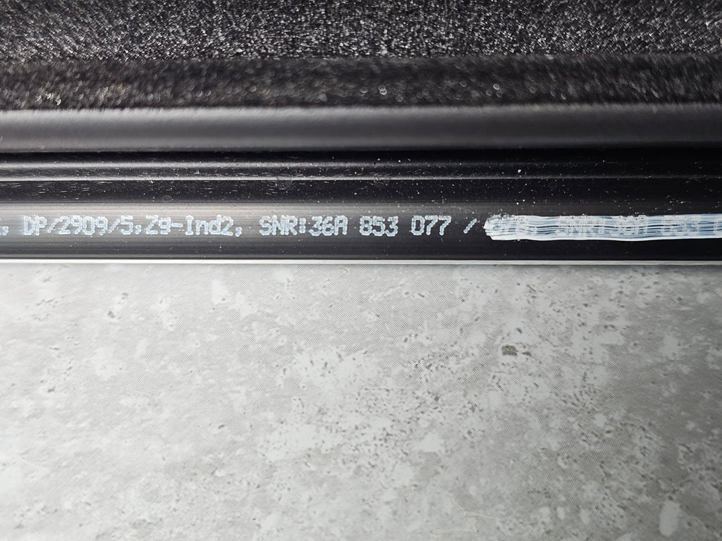 BENTLEY BENTAYGA 2016-2020 TRIM STRIP FOR WAISTLINE 36A853077