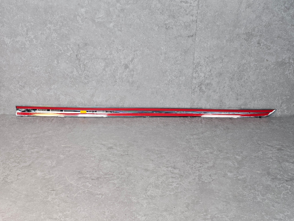 BENTLEY BENTAYGA LEFT FRONT DOOR LOWER CHROME (BRIGHT CHROME TRIM) 36A853189B