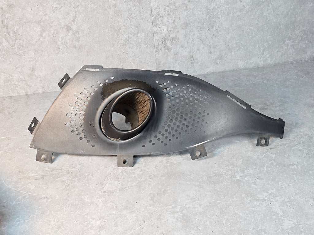 ASTON MARTIN DBX EXHAUST LEFT TIP GRILLE MY83-019489-BD