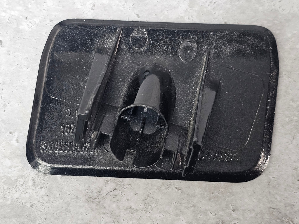 MASERATI GRANTURISMO HEADLAMP WASHER COVER LEFT SX080056700 (BLACK)