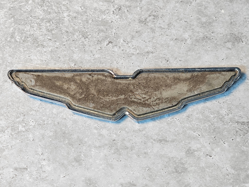 ASTON MARTIN WINGS BADGE – WHITE/GREEN 140MM RY63-407A74-AA