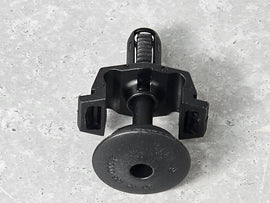 MERCEDES TOP RADIATOR MOUNT CLAMP CLIP PIN MOUNTING PLASTIC A0009912595