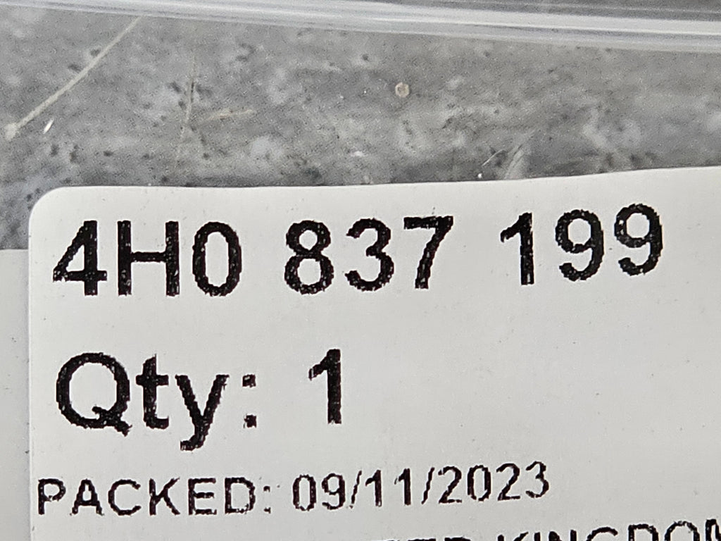 AUDI A6 CLIP 4H0837199