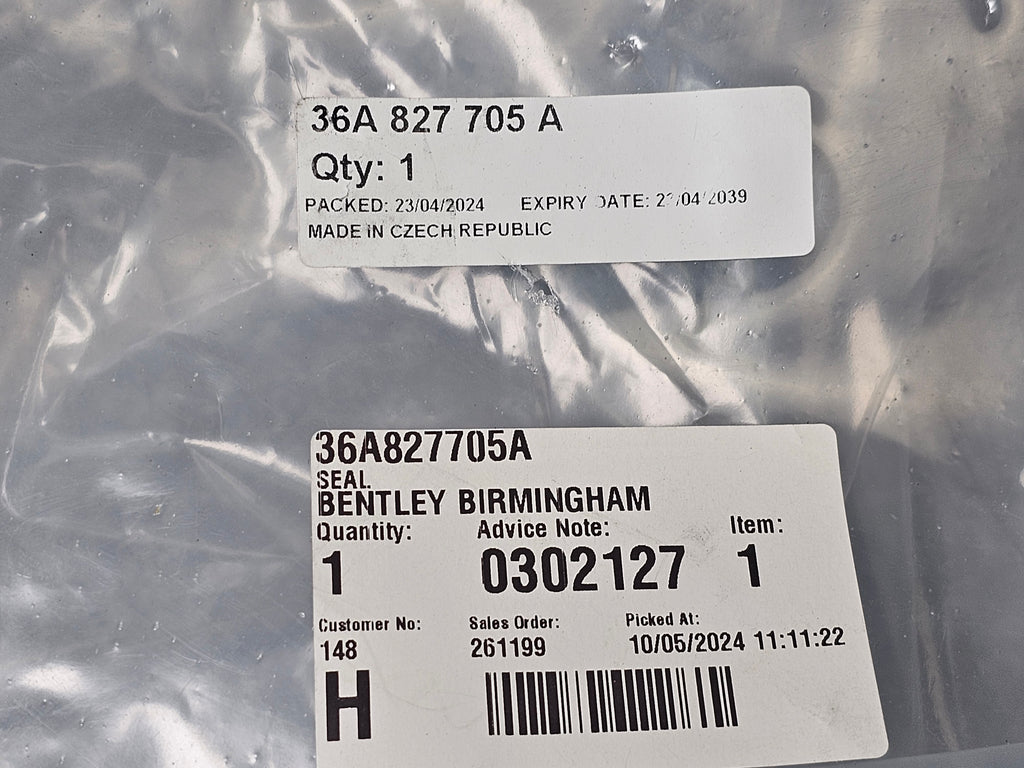 BENTLEY BENTAYGA BOOT LID SEAL 36A827705A