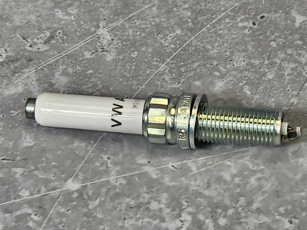 BENTLEY FLYING SPUR BENTAYGA SPARK PLUG 06M905606F