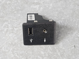 MCLAREN P1 CONNECTOR UNIT USB AUX IRIS AIS 12M0769CP