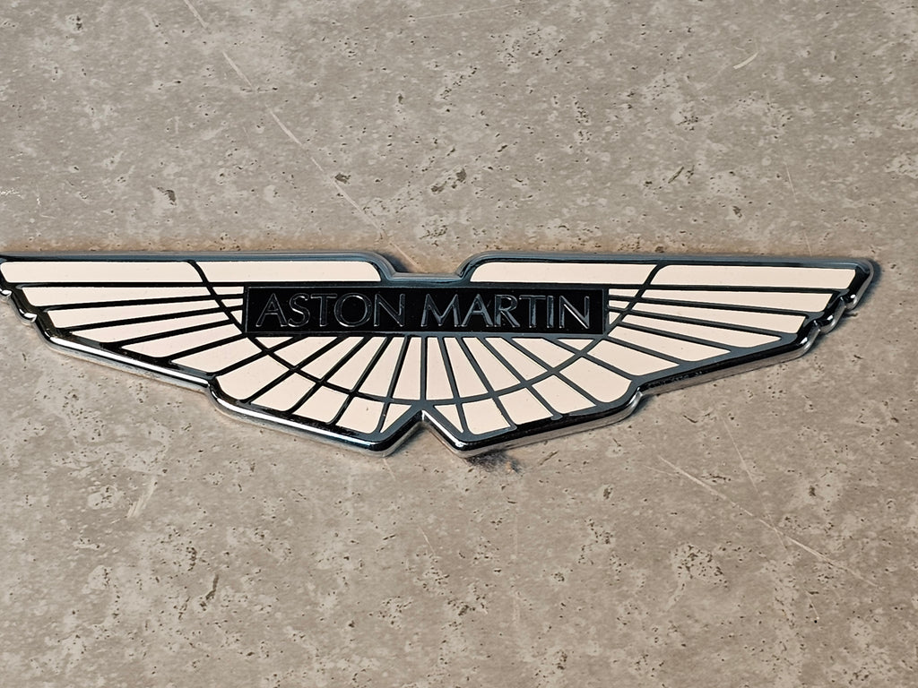 ASTON MARTIN WINGS BADGE (BLACK INLAY) 8D33-407A74-BB