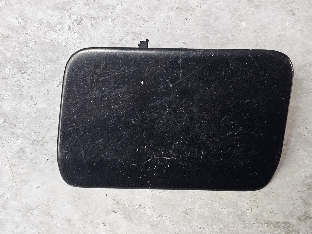 MASERATI GRANTURISMO HEADLAMP WASHER COVER RIGHT DX080056800 (BLACK)