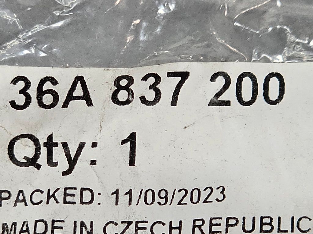 BENTLEY BENTAYGA (2015-2020) CLAMP 36A 837 200