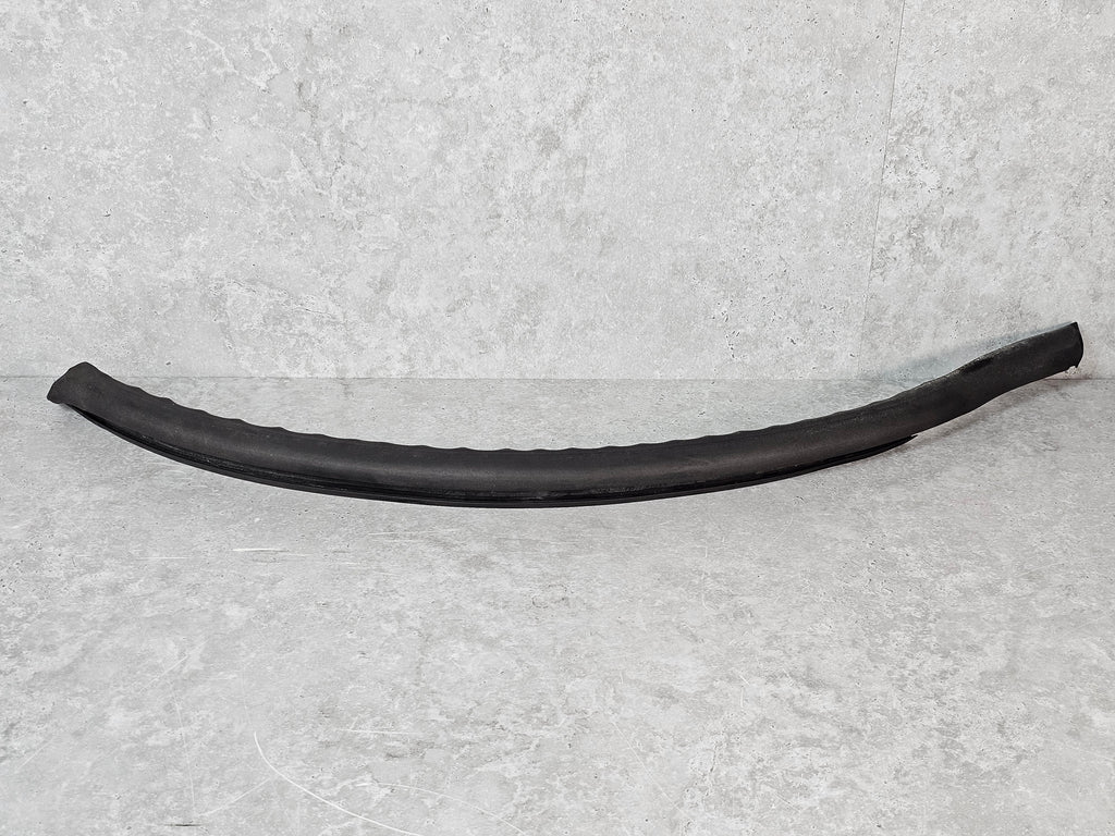 MCLAREN 720S RIGHT PASSENGER DOOR WEATHER SEAL STRIP 14AC425CP