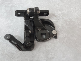 ASTON MARTIN DBX LEFT SIDE LOWER REAR DOOR HINGE ASSEMBLY MY83-26811-AE