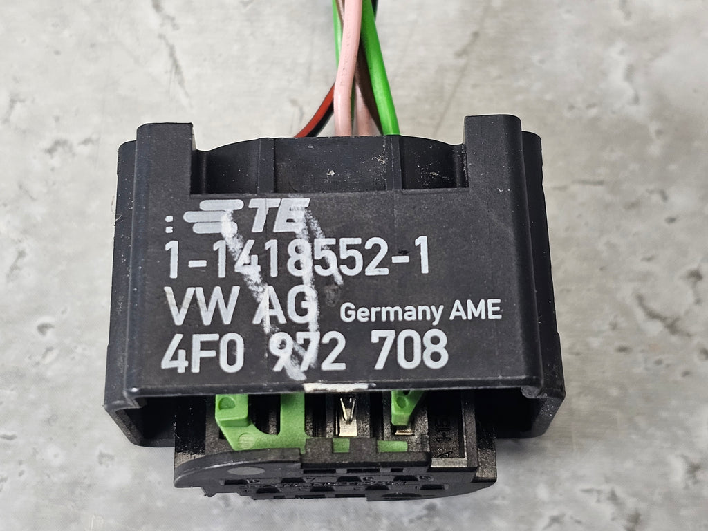 AUDI A3, A4, A5, A6, A7, A8, Q3, Q5 FRONT RADAR ACTIVE CRUISE CONTROL PLUG 4F0972708