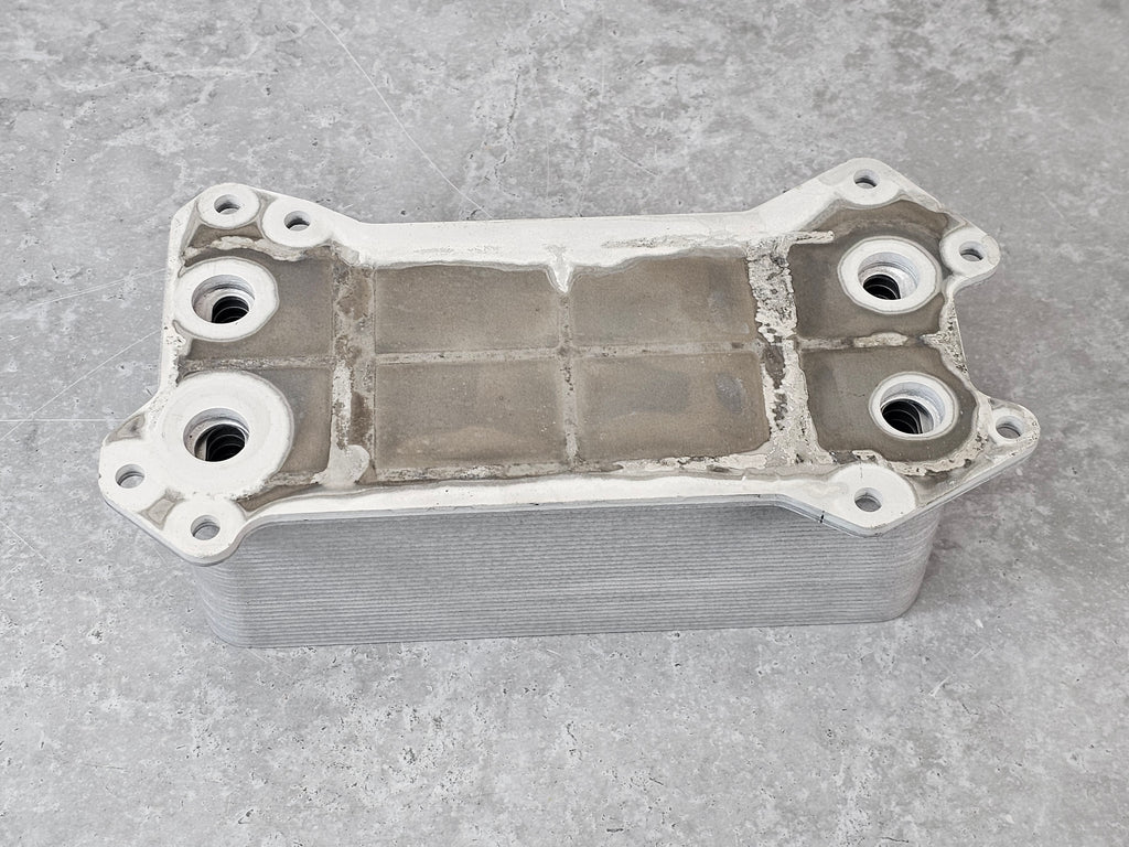 MCLAREN 570S 720S OIL FILTER  COOLER 13F0747CP