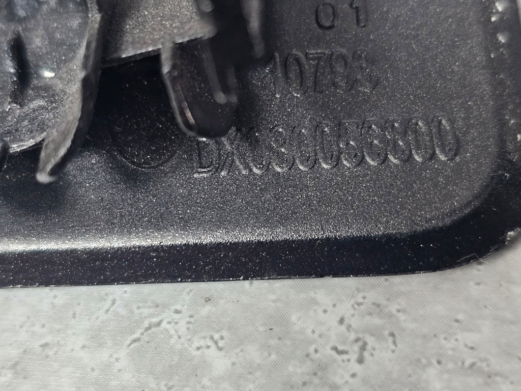 MASERATI GRANTURISMO HEADLAMP WASHER COVER RIGHT DX080056800 (BLACK)