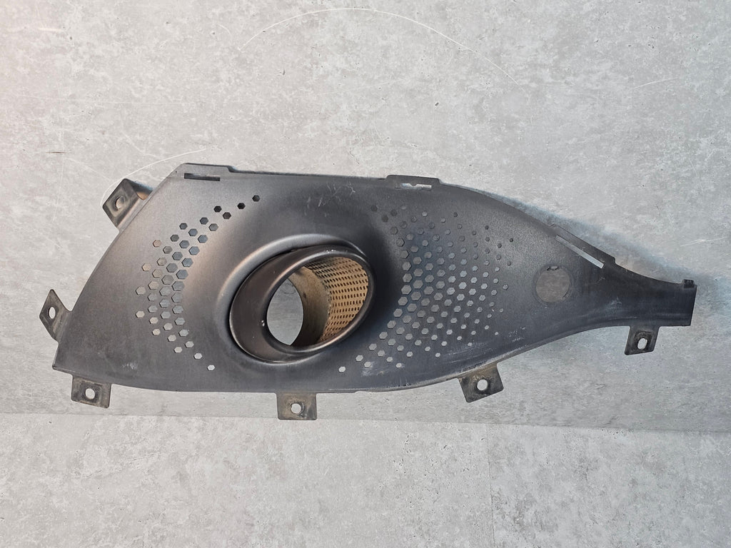 ASTON MARTIN DBX EXHAUST RIGHT TIP GRILLE MY83-01948-BE